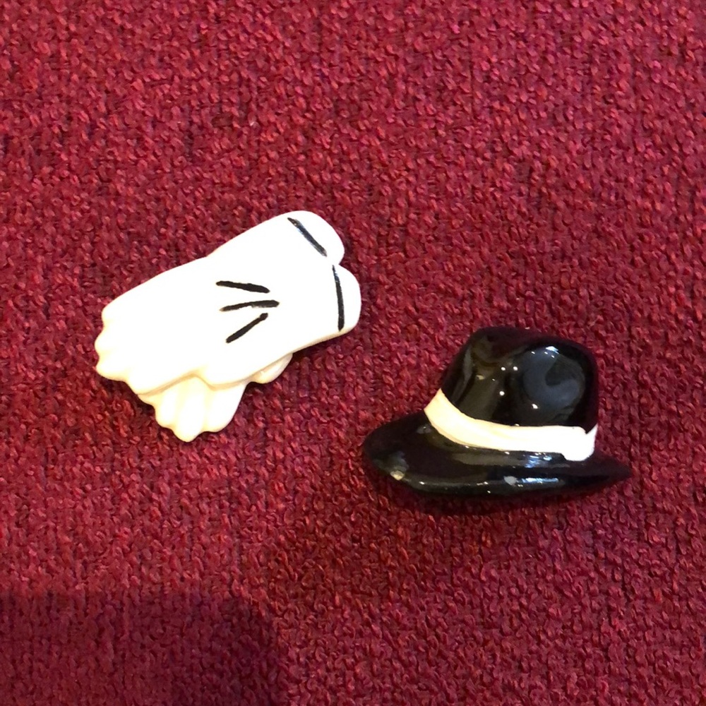Antique Top Hat & White Gloves pins